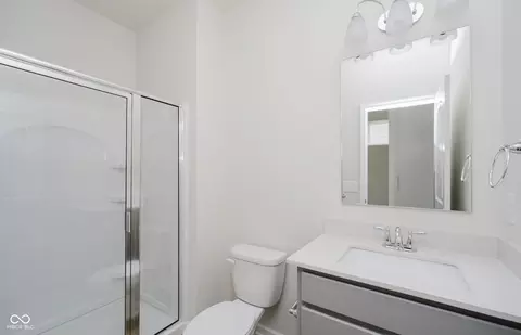 Bath - 2588 Madison Ln, Plainfield, IN 46168 photo 1 of 3