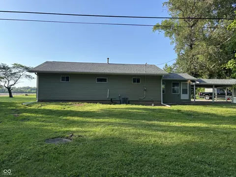Exterior - 13331 E 25th St, Columbus, IN 47203 photo 6 of 7