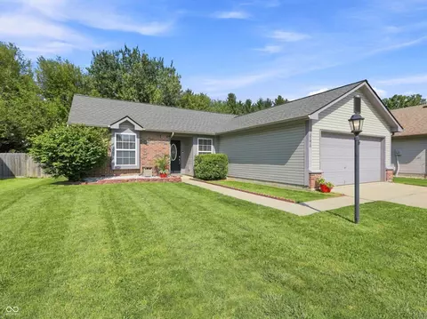 Exterior - 444 E Pine Ridge Dr, Westfield, IN 46074 photo 7 of 8