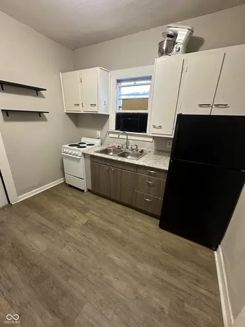 Kitchen - 739 Maple St, Columbus, IN 47201 photo 1 of 3