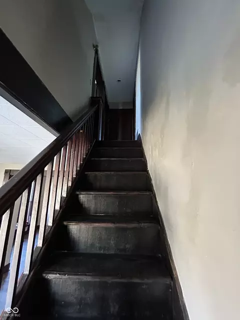 Entry Way - 739 Maple St, Columbus, IN 47201 photo 2 of 2