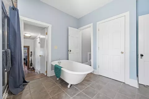 Bath - 400 E State St, Pendleton, IN 46064 photo 4 of 6