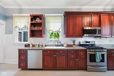 Kitchen - 400 E State St, Pendleton, IN 46064 photo 2 of 2