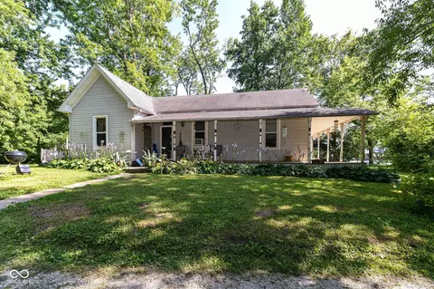 13182 Cyntheanne Rd, Fishers, IN 46037
