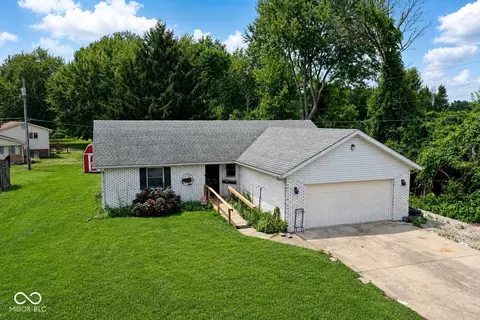 804 Berkley Dr, Fortville, IN 46040