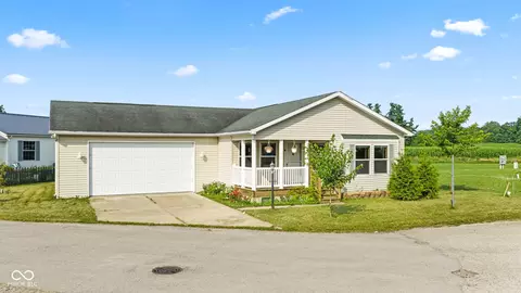 2801 Maplewood Ave, Plymouth, IN 46563