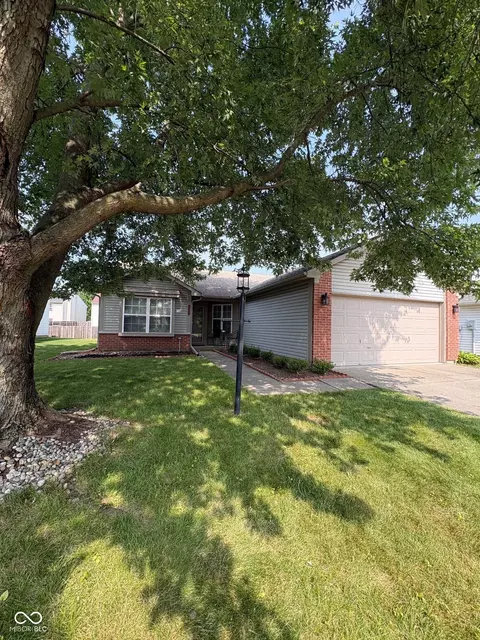 19257 Fox Chase Dr, Noblesville, IN 46062