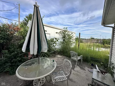 277 E Main St, Austin, IN 47102 photo 7