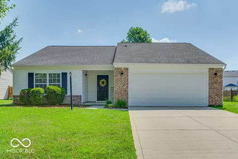 11971 Chapelwood Ln, Fishers, IN 46037