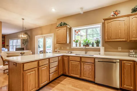 Kitchen - 3824 Constitution Dr, Carmel, IN 46032 photo 4 of 4