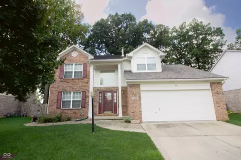 923 Stave Oak Dr, Beech Grove, IN 46107