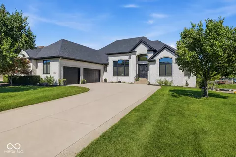 2838 Shadwell Pl, Greenwood, IN 46143