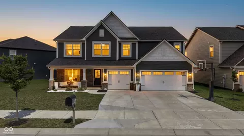 15948 Black Willow Ln, Fishers, IN 46040