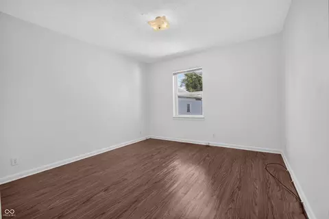 Bedroom - 302 Smith St, Columbus, IN 47201 photo 3 of 3
