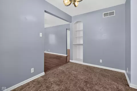Entry Way - 302 Smith St, Columbus, IN 47201 photo 1 of 1