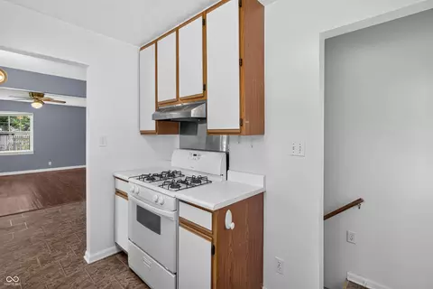 Kitchen - 302 Smith St, Columbus, IN 47201 photo 4 of 4