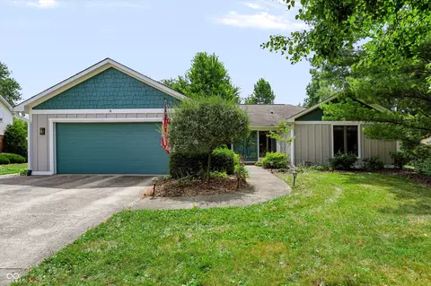9 Bluebird Ct, Greenfield, IN 46140