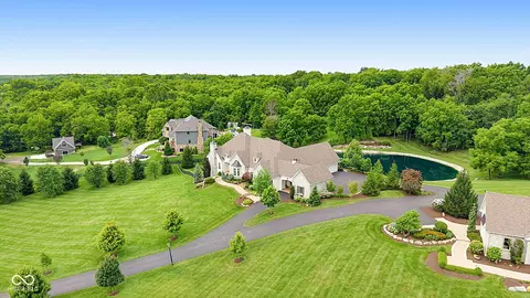View/Area - 8264 W Fall Creek Dr, Pendleton, IN 46064 photo 5 of 9