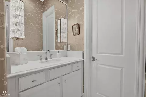 Bath - 8264 W Fall Creek Dr, Pendleton, IN 46064 photo 7 of 11