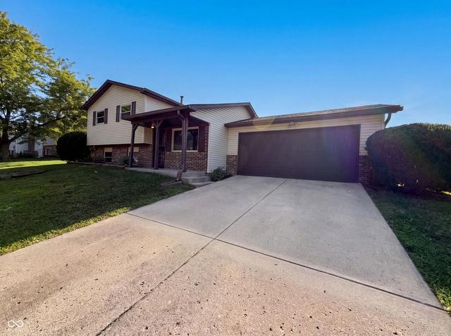 7533 Ardwell Dr, Indianapolis, IN 46237