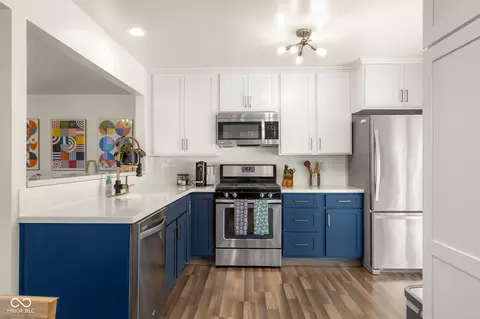 Kitchen - 802 25th, Columbus, IN 47201 photo 2 of 6