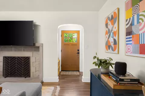 Entry Way - 802 25th, Columbus, IN 47201 photo 1 of 2