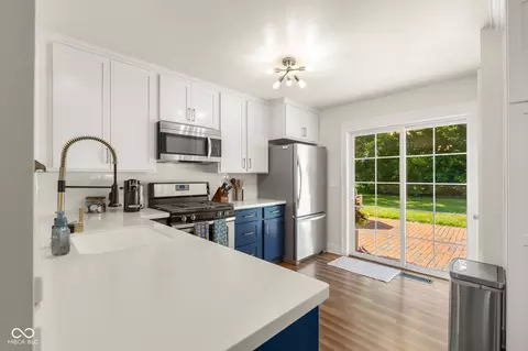 Kitchen - 802 25th, Columbus, IN 47201 photo 4 of 6