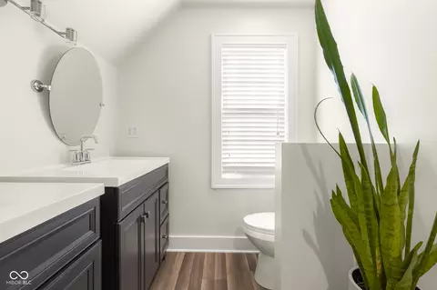 Bath - 802 25th, Columbus, IN 47201 photo 6 of 7