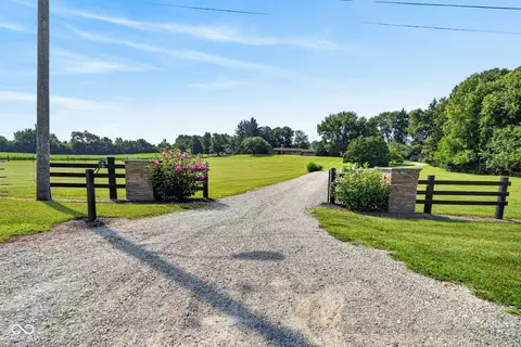 Exterior - 1220 S State Road 67, Pendleton, IN 46064 photo 5 of 22