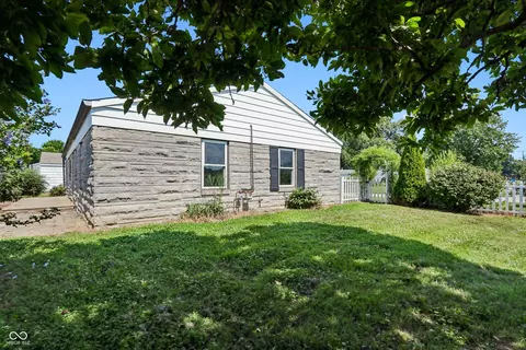 Exterior - 1006 Longfellow Ln, Plainfield, IN 46168 photo 5 of 9