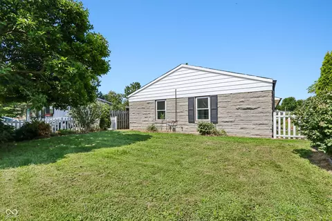 Exterior - 1006 Longfellow Ln, Plainfield, IN 46168 photo 2 of 9