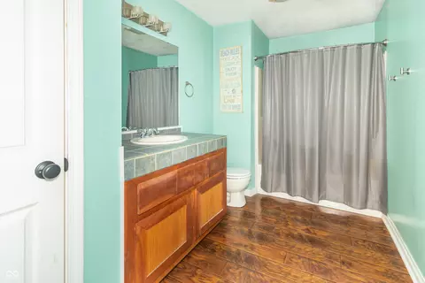 Bath - 101 Canterbury Rd, Pendleton, IN 46064 photo 1 of 2
