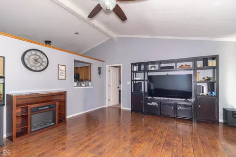 Living - 101 Canterbury Rd, Pendleton, IN 46064 photo 4 of 4