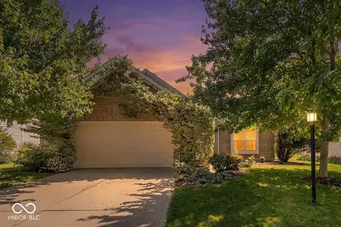 12051 Driftstone Dr, Fishers, IN 46037