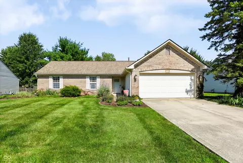 7734 Winding Creek Dr, Indianapolis, IN 46236