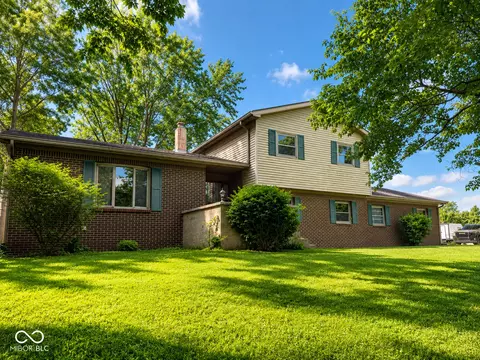 1185 W Country Club Rd, Crawfordsville, IN 47933