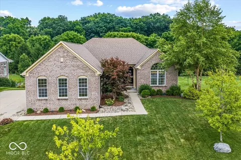 5115 Sweetwater Dr, Noblesville, IN 46062
