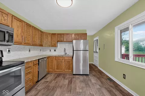 Kitchen - 1504 Sheri Cir, Plainfield, IN 46168 photo 2 of 6