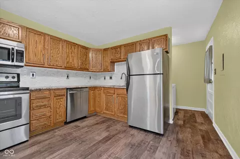 Kitchen - 1504 Sheri Cir, Plainfield, IN 46168 photo 4 of 6