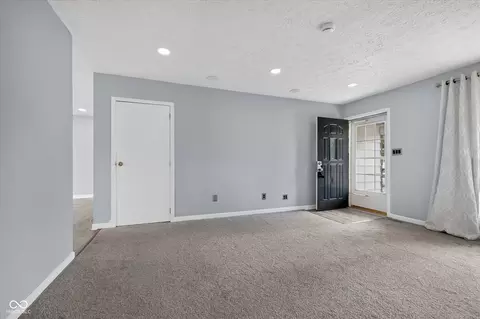 Living - 1504 Sheri Cir, Plainfield, IN 46168 photo 6 of 9