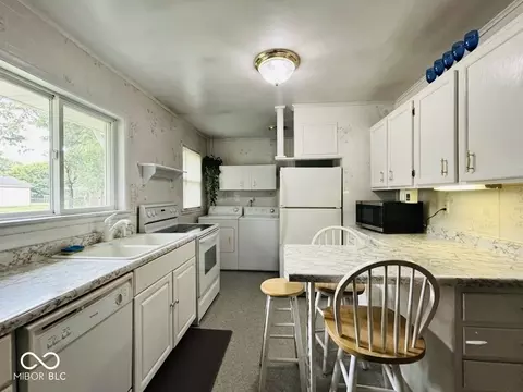 Kitchen - 415 E 28th St, Muncie, IN 47302 photo 1 of 1