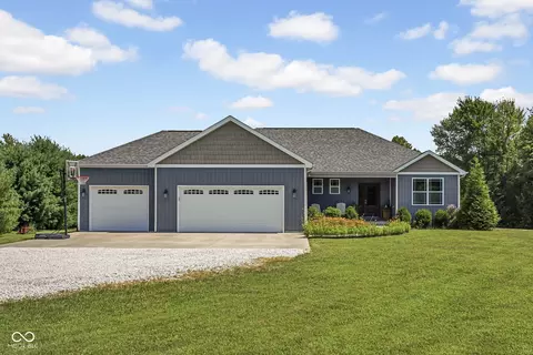 8230 W Nasby Trl, Columbus, IN 47201