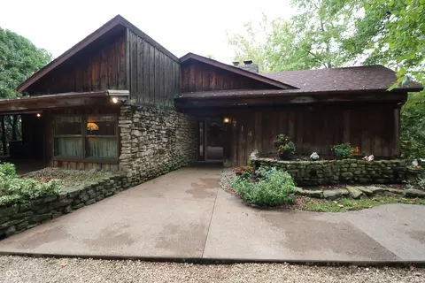 714 Edgewood Dr, Batesville, IN 47006