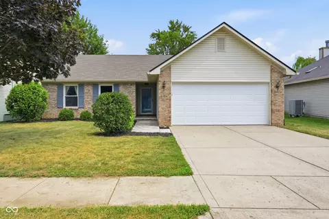 1033 Berwyn Rd, Whiteland, IN 46184
