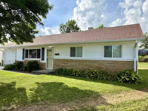 55 Crestview, Greenwood, IN 46143