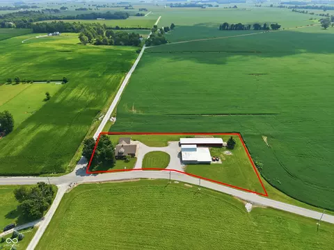 11983 N Little Point Rd, Stilesville, IN 46180