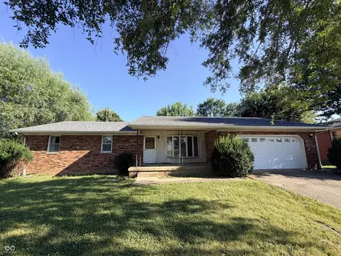 908 E Hendricks St, Greensburg, IN 47240