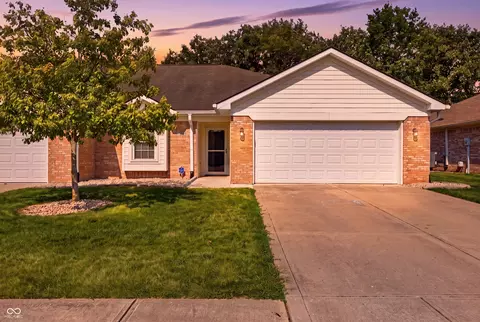 1643 Senior Ct, Shelbyville, IN 46176