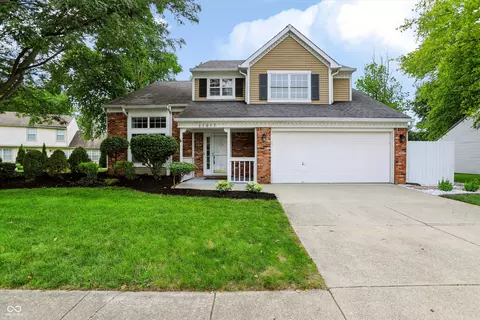 11017 Lake Run Dr, Fishers, IN 46038
