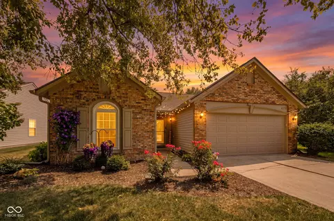 6279 Briargate Dr, Zionsville, IN 46077